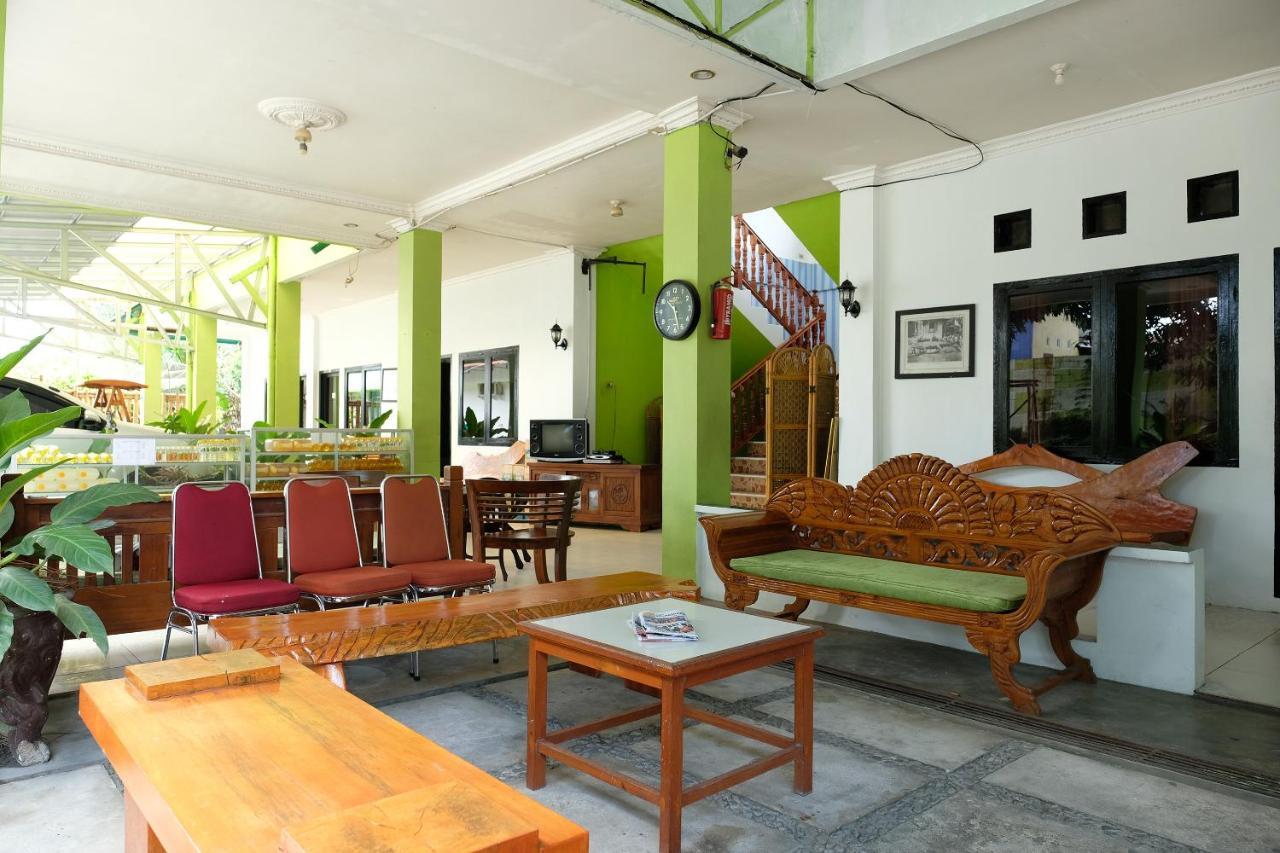 OYO 2186 Esbe Hotel Syariah Tanjung Pandan Exterior foto